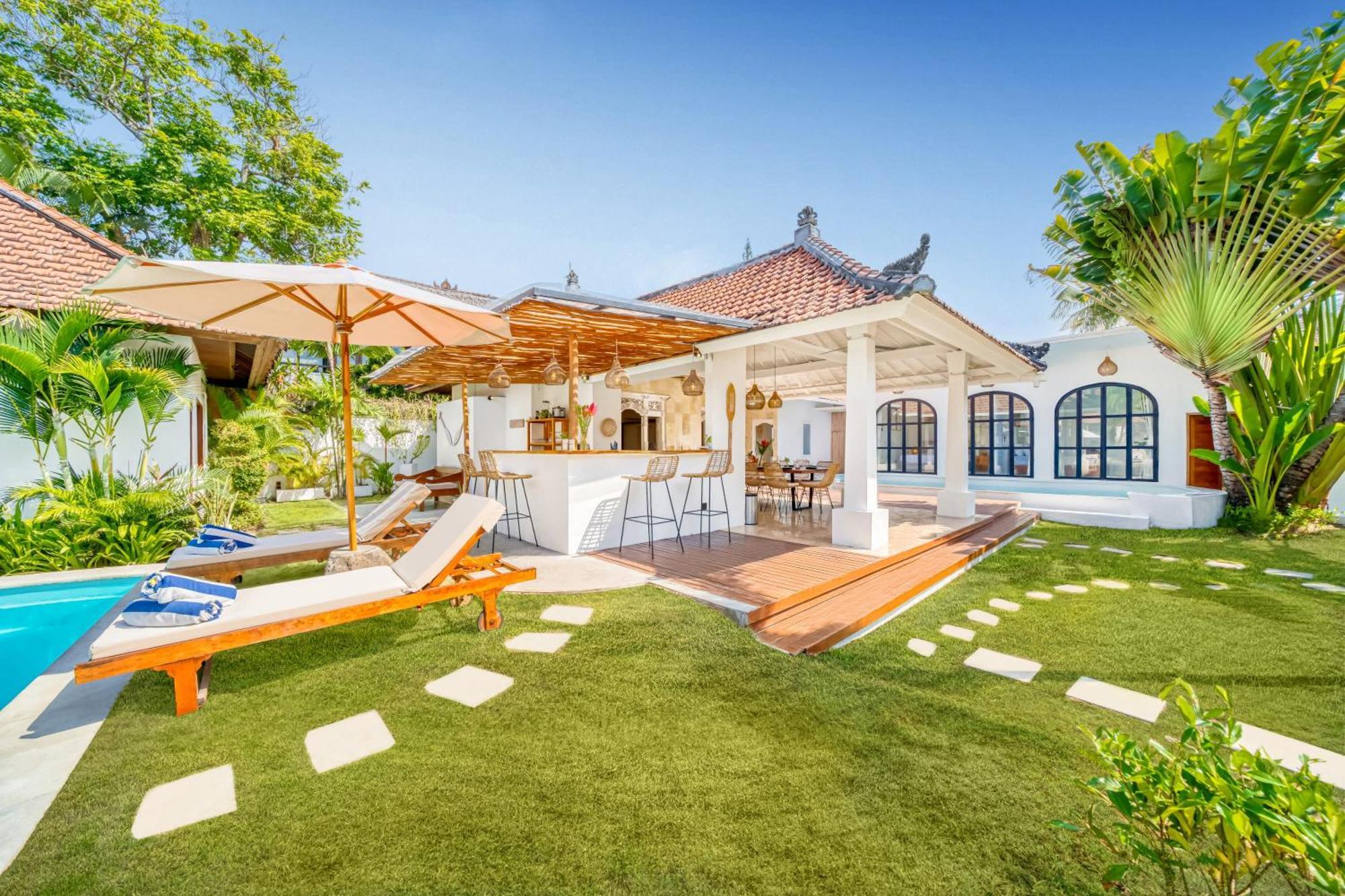 Villa Cologne - 6 Bdr Villa, 2 Private Pools & Huge Garden, Walk To The Beach Seminyak  Ngoại thất bức ảnh