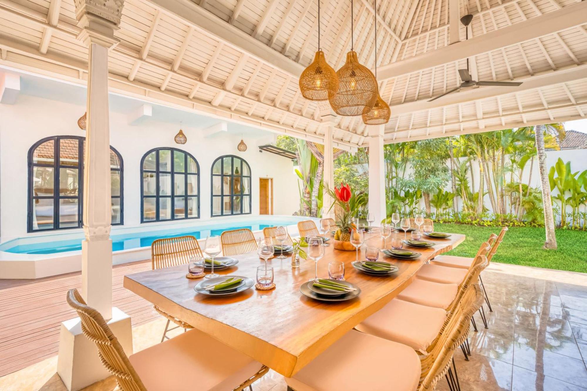 Villa Cologne - 6 Bdr Villa, 2 Private Pools & Huge Garden, Walk To The Beach Seminyak  Ngoại thất bức ảnh