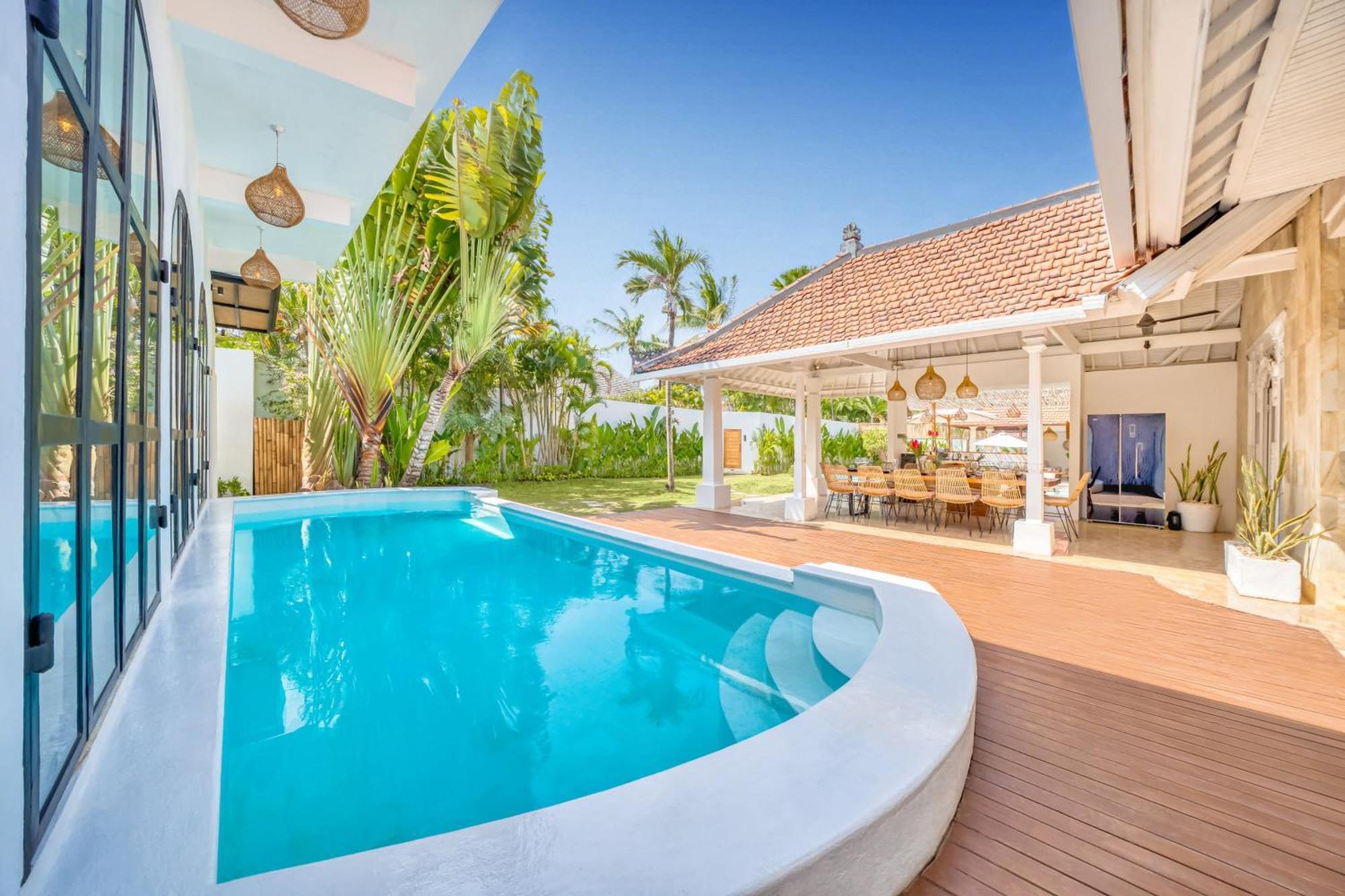 Villa Cologne - 6 Bdr Villa, 2 Private Pools & Huge Garden, Walk To The Beach Seminyak  Ngoại thất bức ảnh