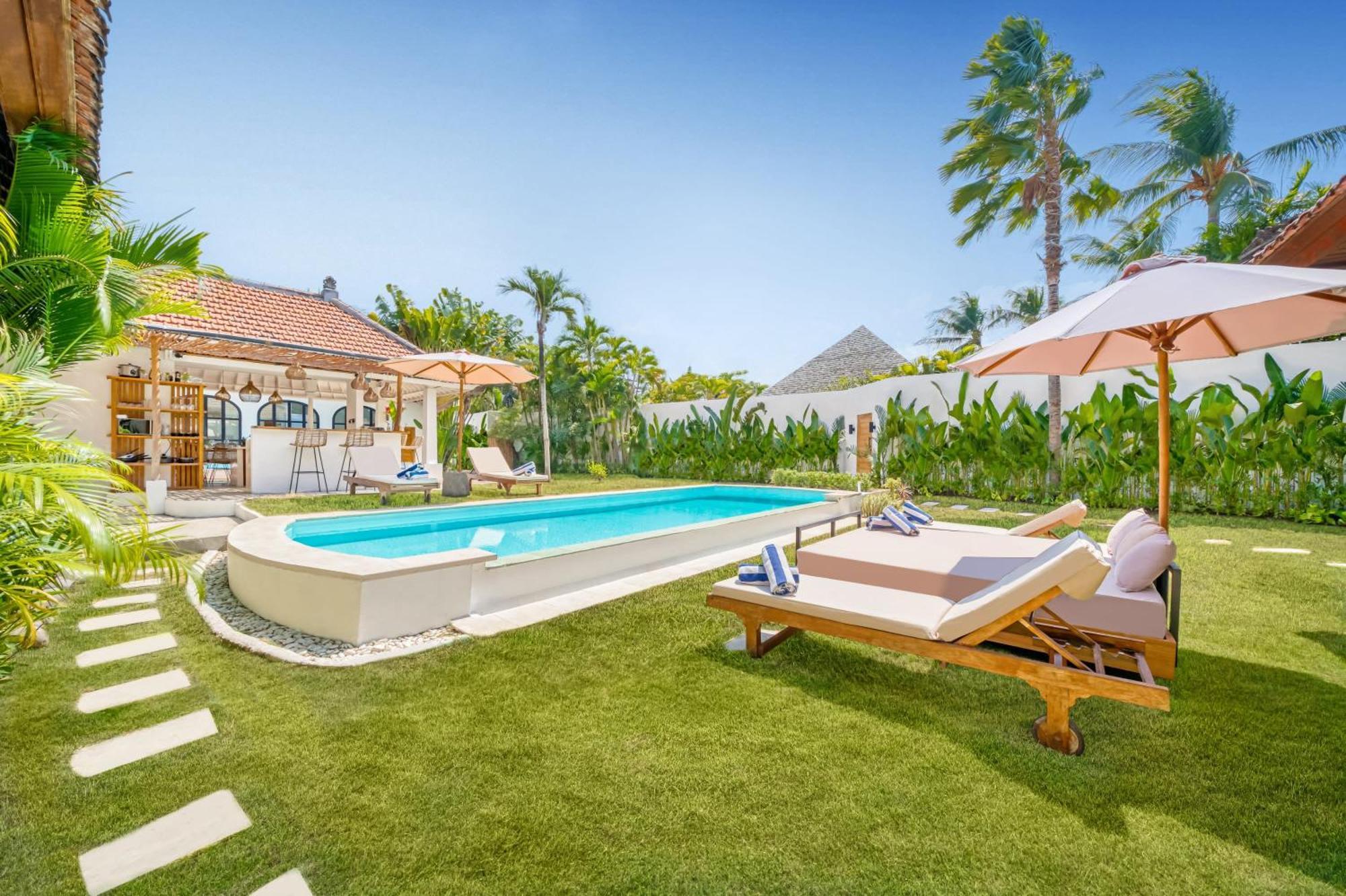 Villa Cologne - 6 Bdr Villa, 2 Private Pools & Huge Garden, Walk To The Beach Seminyak  Ngoại thất bức ảnh