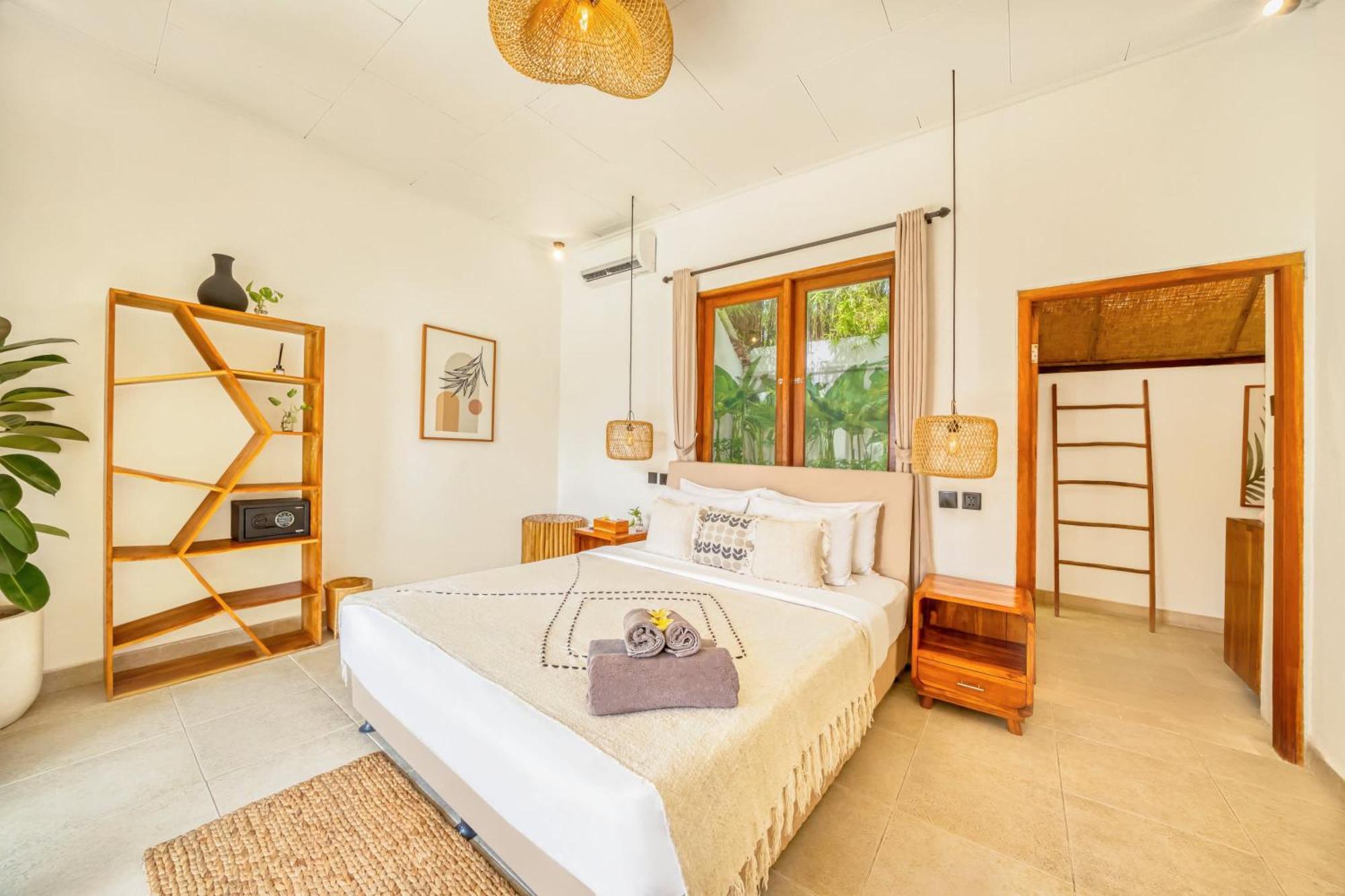 Villa Cologne - 6 Bdr Villa, 2 Private Pools & Huge Garden, Walk To The Beach Seminyak  Ngoại thất bức ảnh
