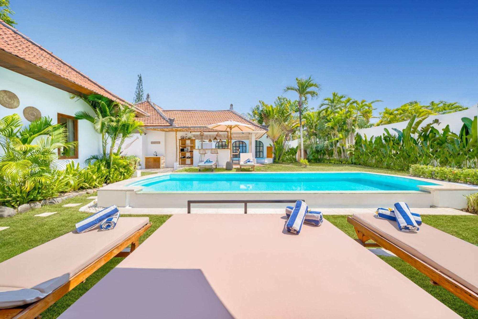 Villa Cologne - 6 Bdr Villa, 2 Private Pools & Huge Garden, Walk To The Beach Seminyak  Ngoại thất bức ảnh