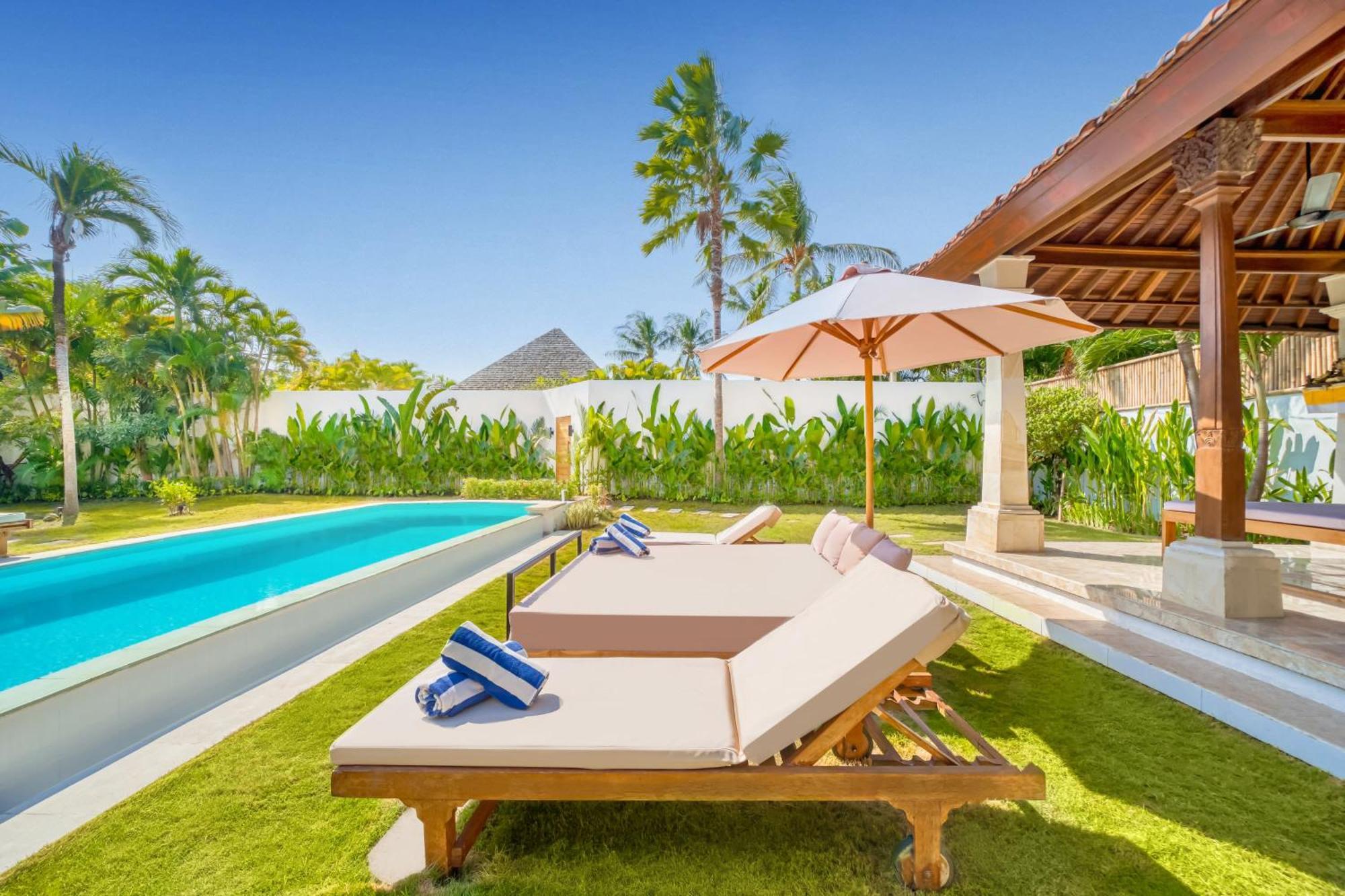 Villa Cologne - 6 Bdr Villa, 2 Private Pools & Huge Garden, Walk To The Beach Seminyak  Ngoại thất bức ảnh