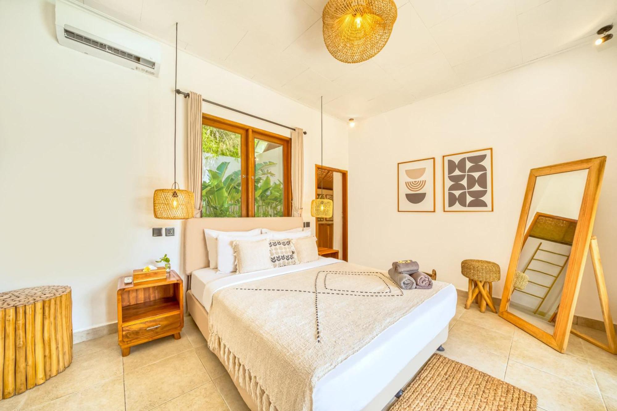 Villa Cologne - 6 Bdr Villa, 2 Private Pools & Huge Garden, Walk To The Beach Seminyak  Ngoại thất bức ảnh
