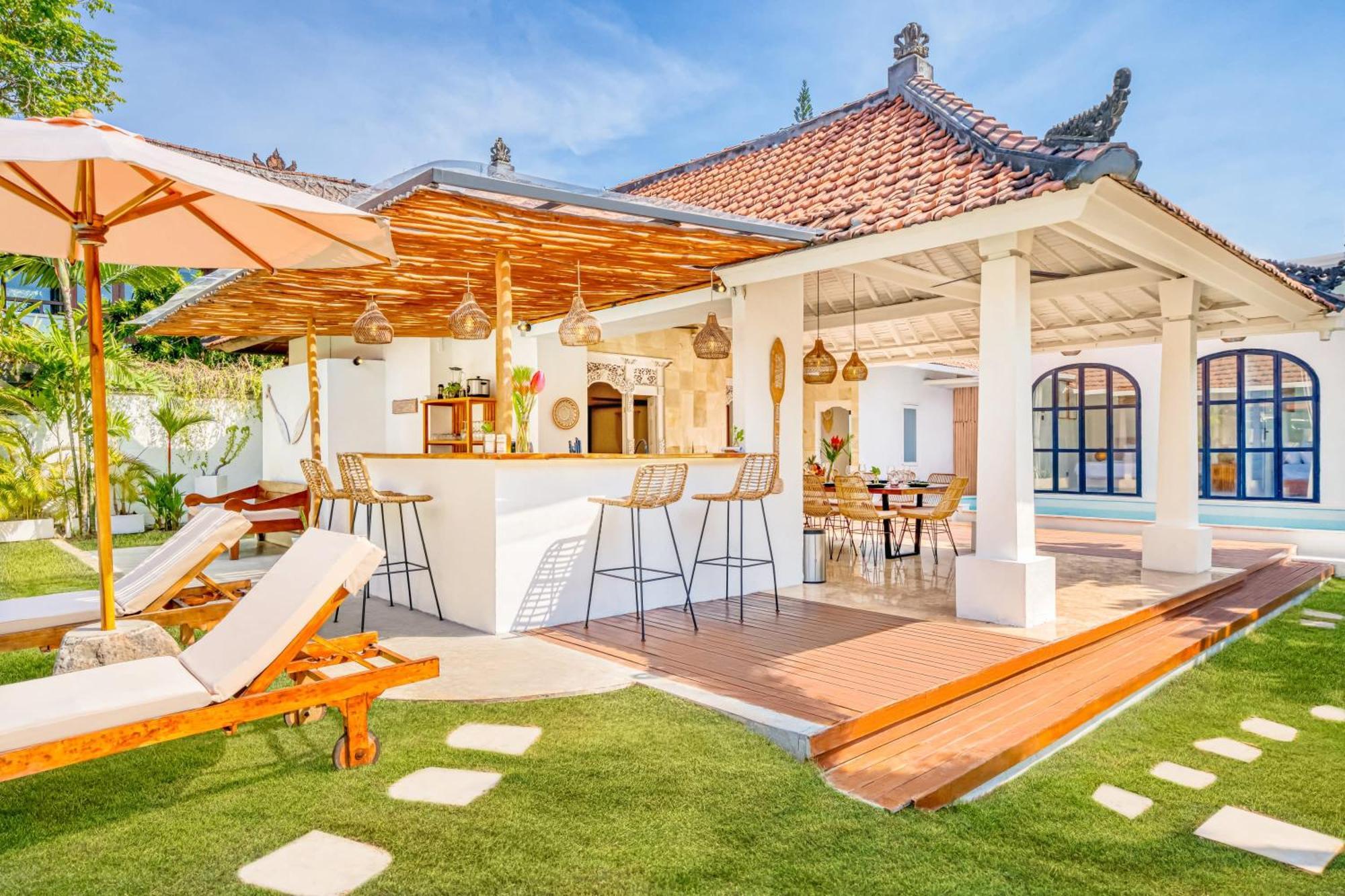 Villa Cologne - 6 Bdr Villa, 2 Private Pools & Huge Garden, Walk To The Beach Seminyak  Ngoại thất bức ảnh